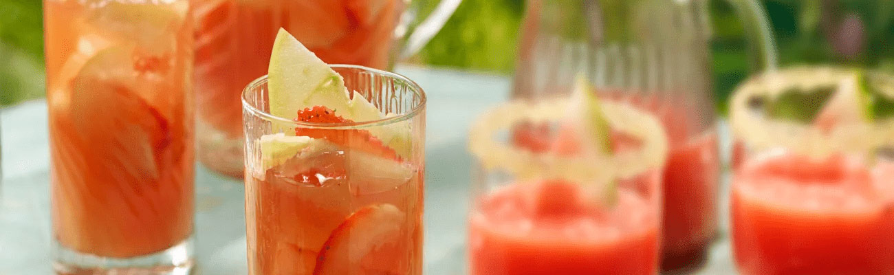 Pineapple-&-strawberry-picnic-punch-Lead.jpg